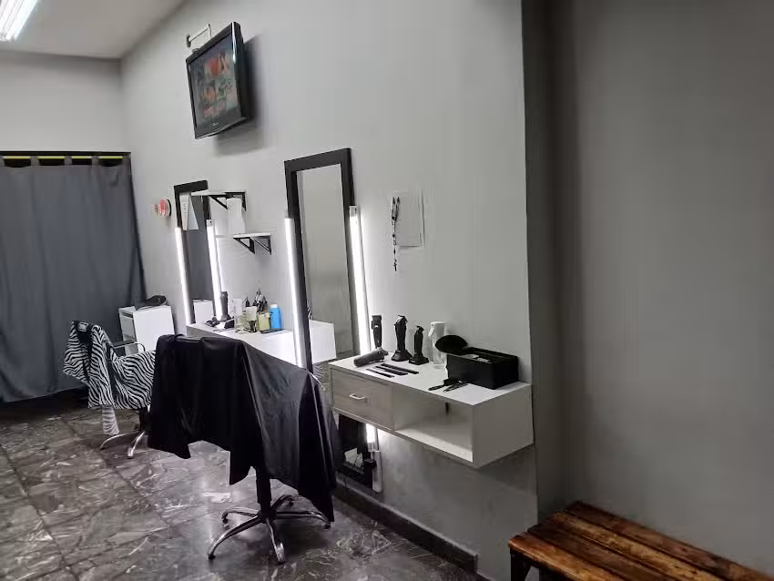 SF Barberia &ndash; Peluquer&iacute;a