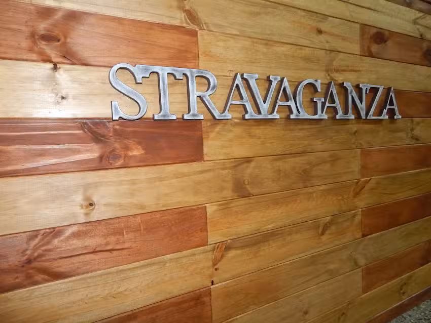 STRAVAGANZA HAIR DESING