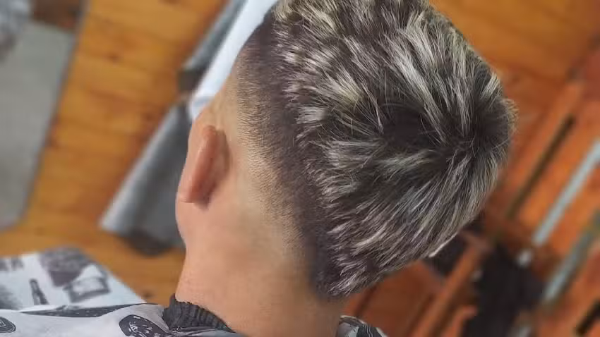 T.N.T Barber&iacute;a