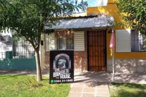 The barber house peluqueria y barberia.