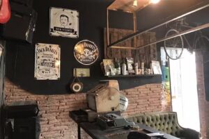 The barber shop DON VICENTE