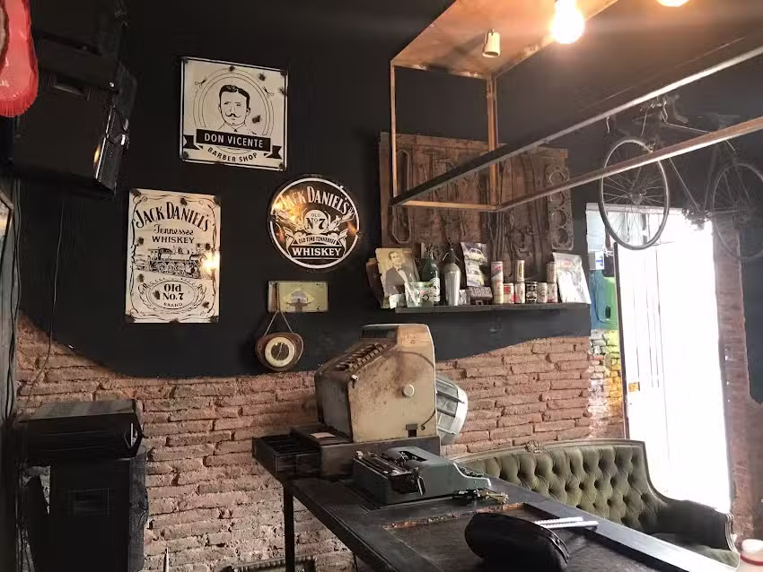 The barber shop DON VICENTE