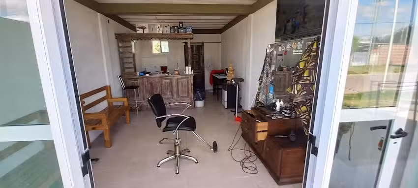 The Monkey&rsquo;s Barbershop