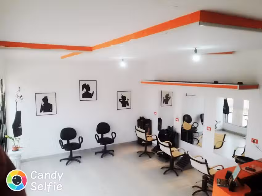 TINTY Peluquer&iacute;a Unisex