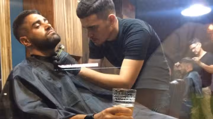 VIKINGOS Barber&iacute;a & Cervecer&iacute;a