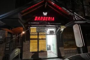 Warriors barber&iacute;a