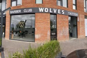 Wolves Barber Club Tatto